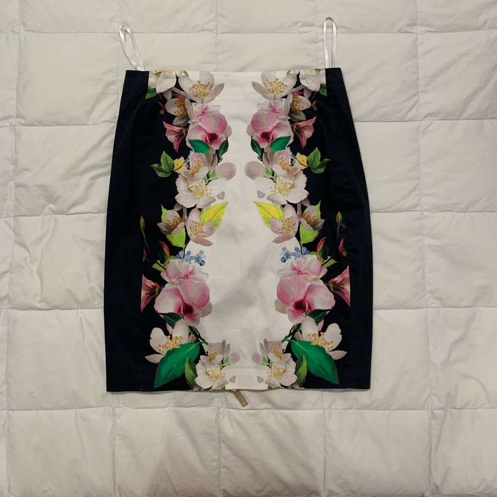 Ted Baker Dayian Floral Pencil Skirt - Size 6